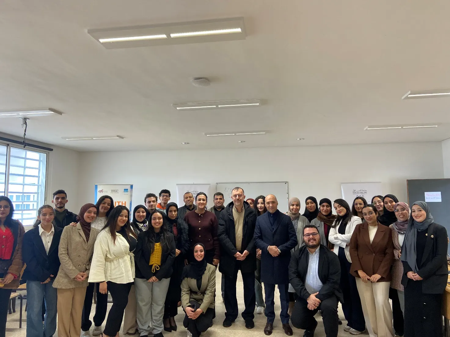 Étudiants et enseignants du Master MRH réunis lors de la formation « Finding a Job Is a Job », en partenariat avec l'EFE, à la FEG Settat